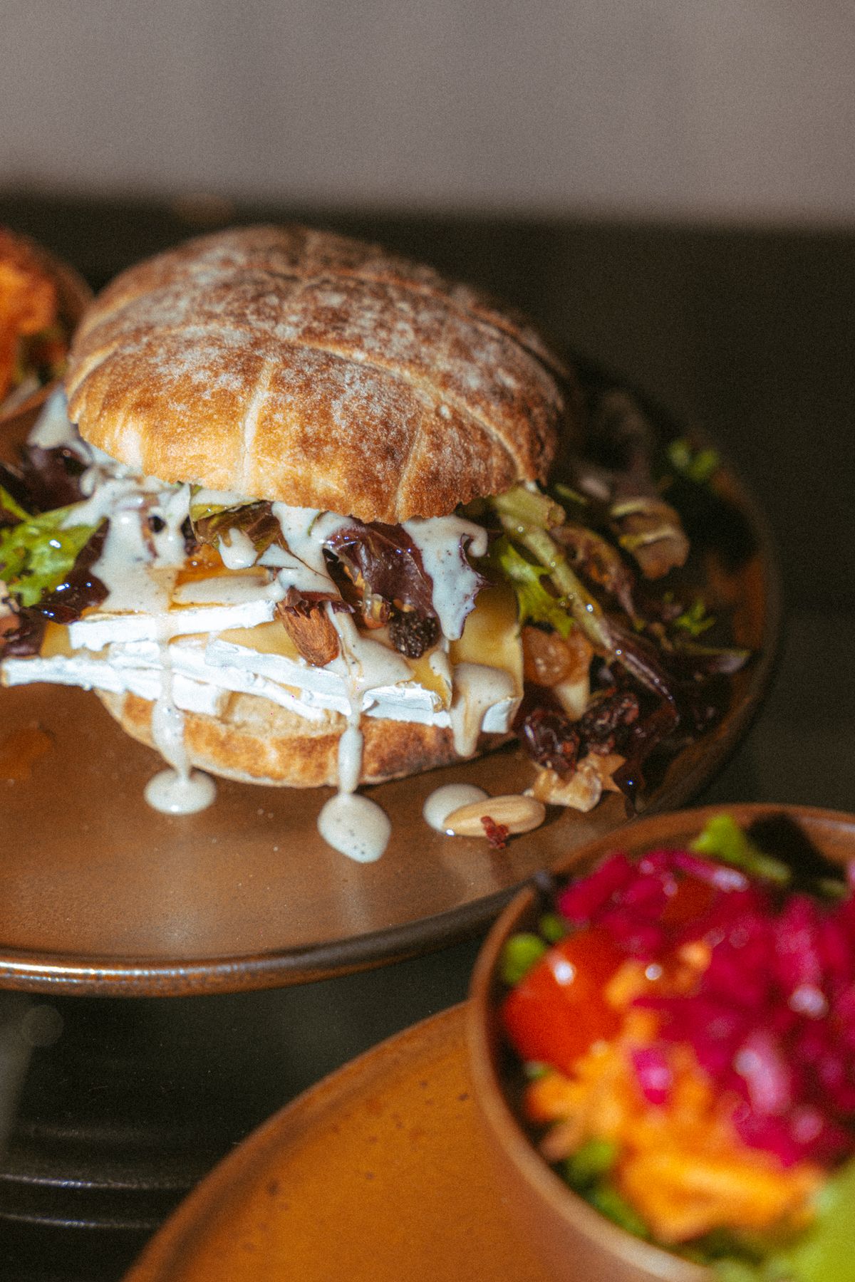 Lepinja with brie, nuts and dressing